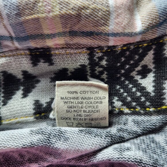 gimmicks by BKE  100% cotton Western Boho Aztec lace trim button down shirt. - Picture 5 of 7